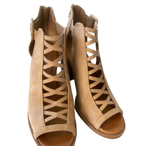 Soda Women's Tan Heeled Sandals - Picture 5 of 10